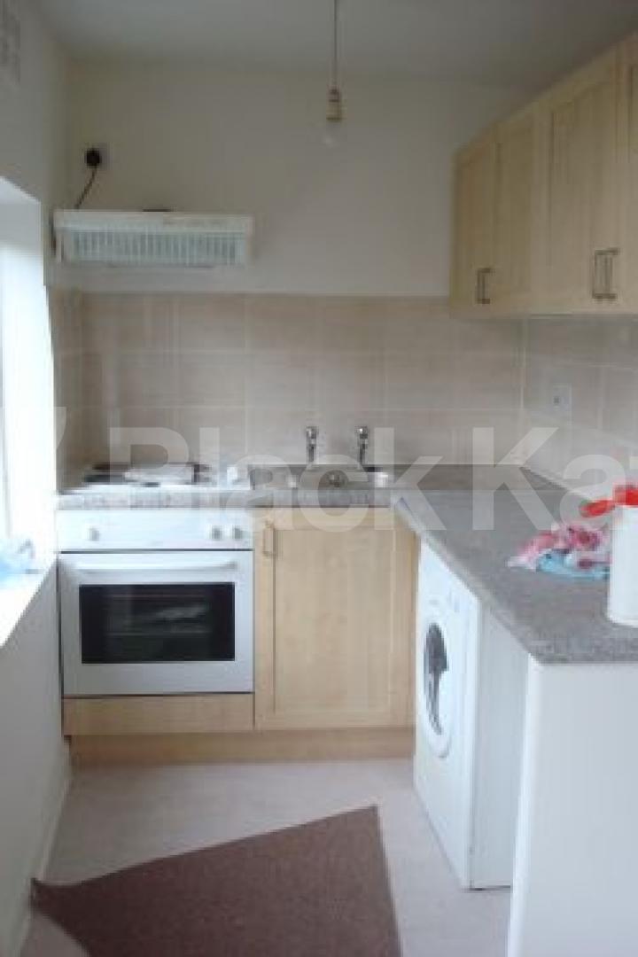 			New Instrction, 2 Bedroom, 1 bath, 1 reception Flat			 Marlborough Road, ARCHWAY